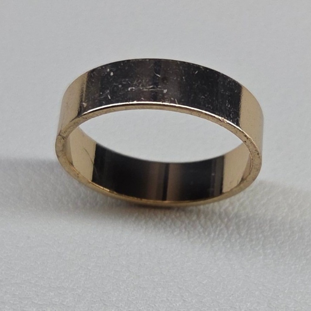 Gold Tone Flat Cigar Band Type Ring Size 8 Minimalist Wide Smooth Band Unbranded - Picture 7 of 7